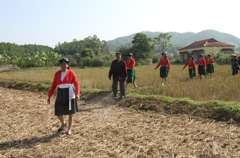 Phụ nữ Sán Dìu ở Quảng Ninh bảo tồn hát Sọong cô