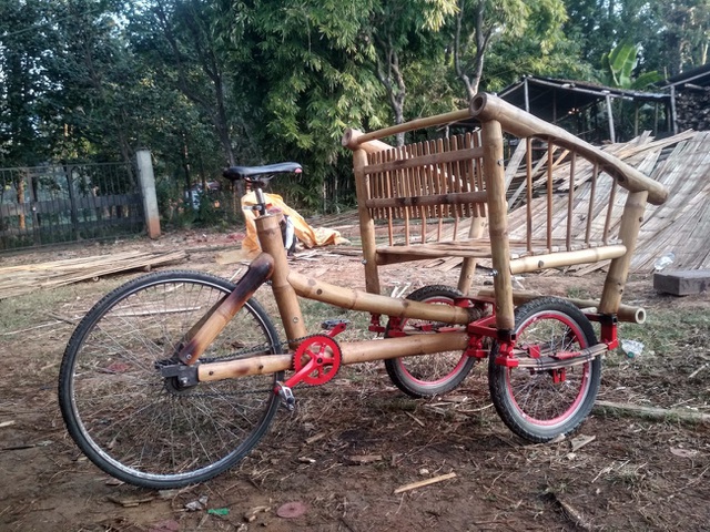 Độc đáo mẫu xe đạp điện đa năng bằng tre ở Nepal